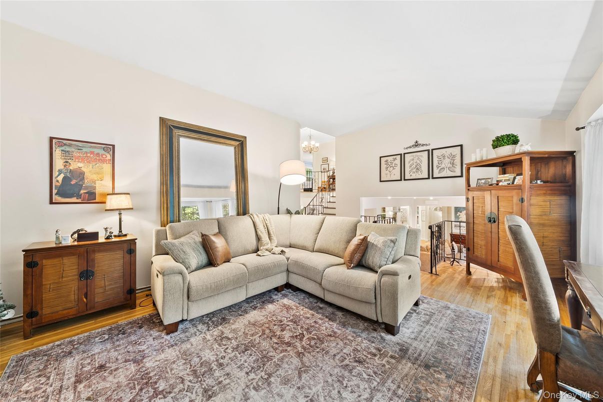 Chandelier, Dining room, Interior, Living room, Wood Texture Flooring