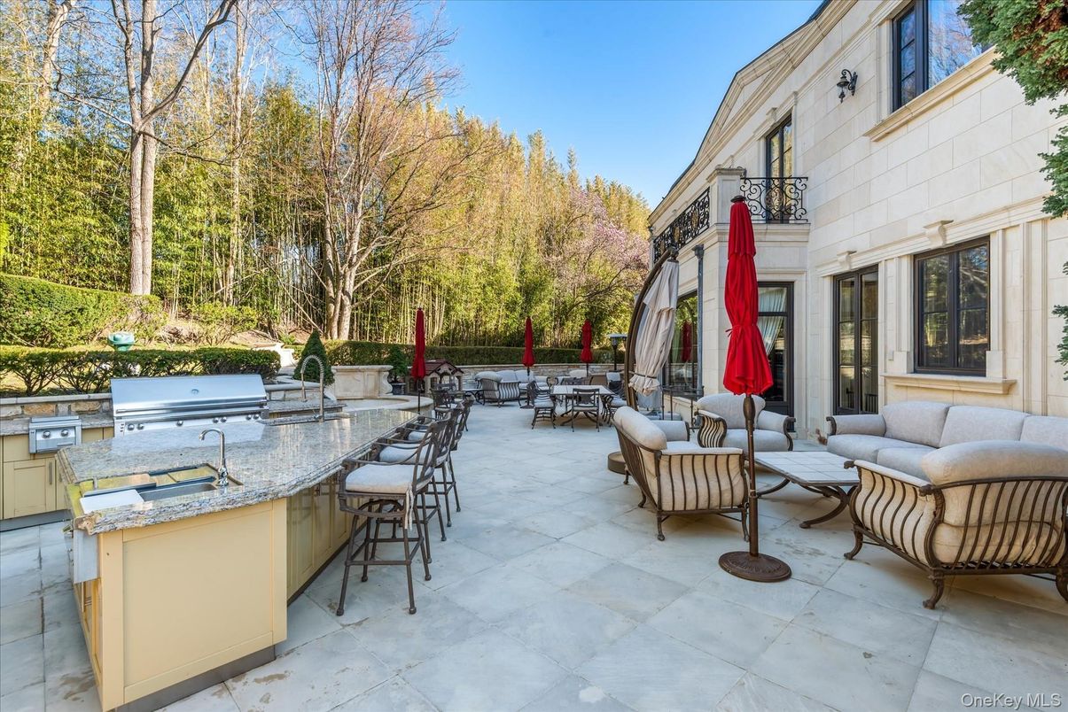 Exterior, Outdoor Kitchen