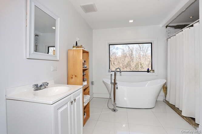Bathroom, Free Standing Baths, Interior, Recessed Lighting