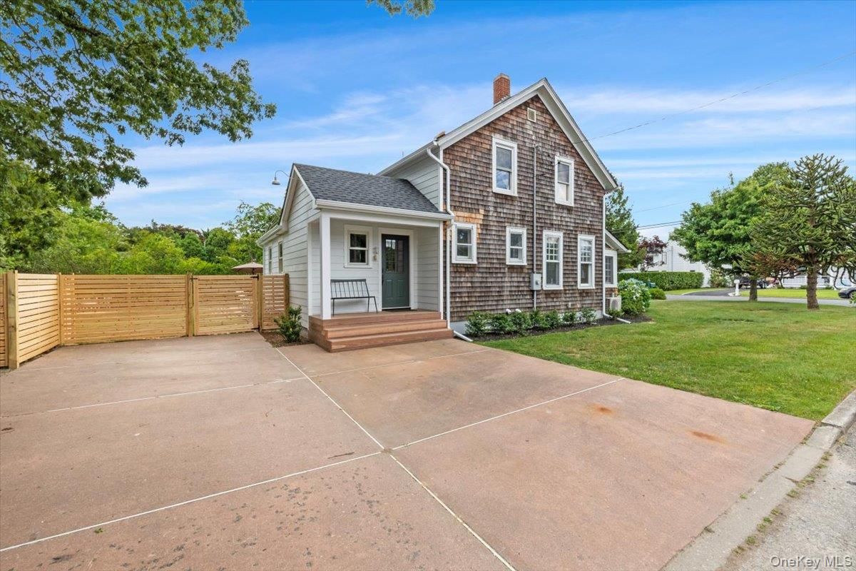 Backyard, Exterior, Facade, Cape Cod