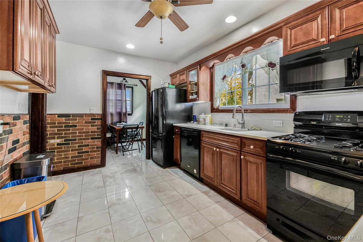 Dining room, Interior, Kitchen, Recessed Lighting