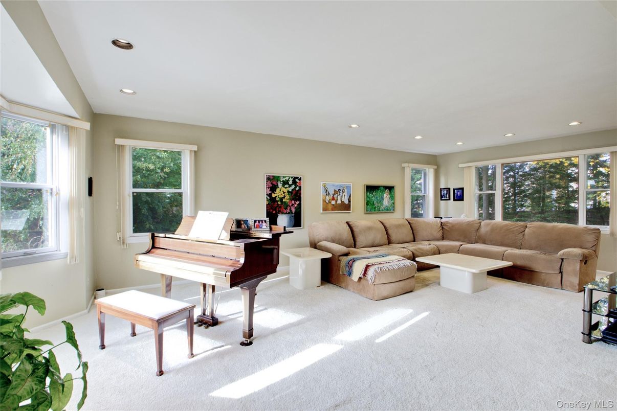 Interior, Living room, Piano, Recessed Lighting