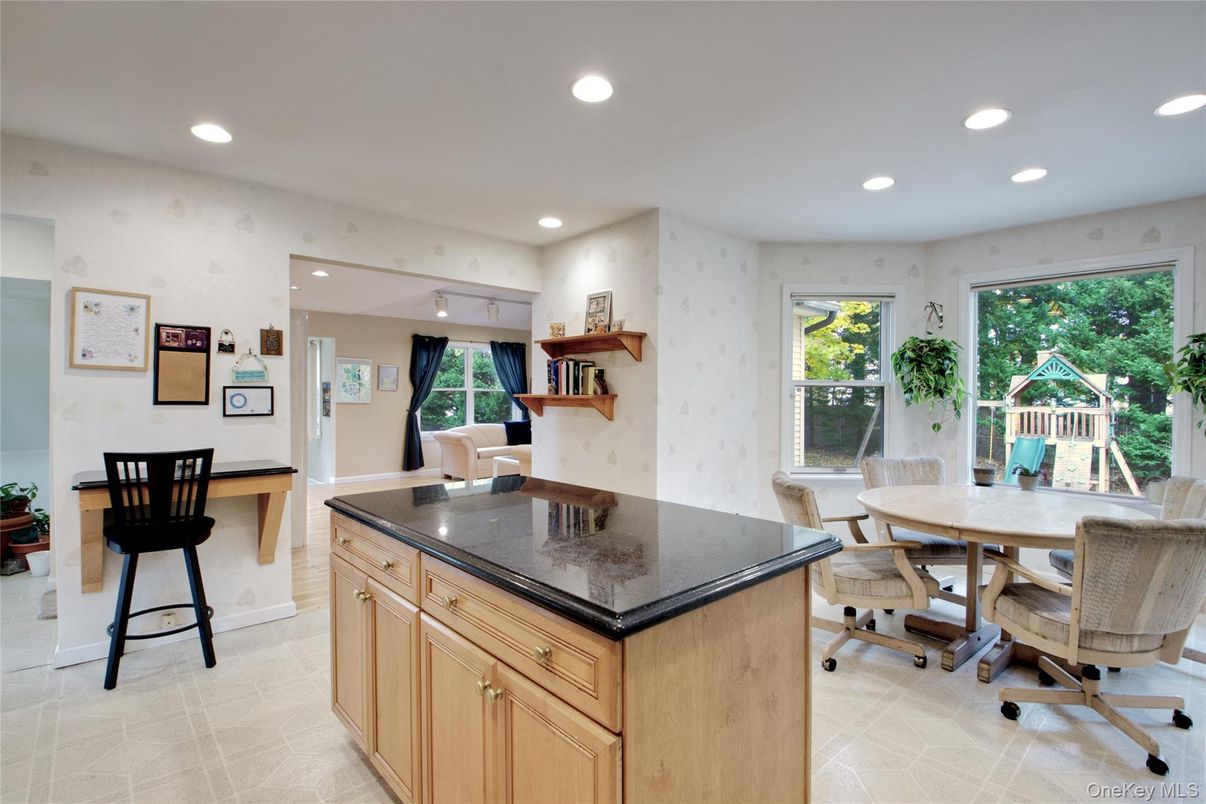 Dining room, Interior, Kitchen, Recessed Lighting