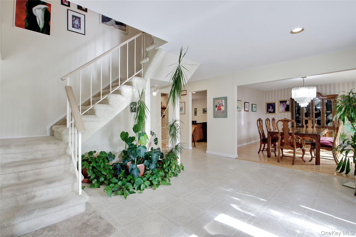 Chandelier, Dining room, Interior, Recessed Lighting, Wood Texture Flooring