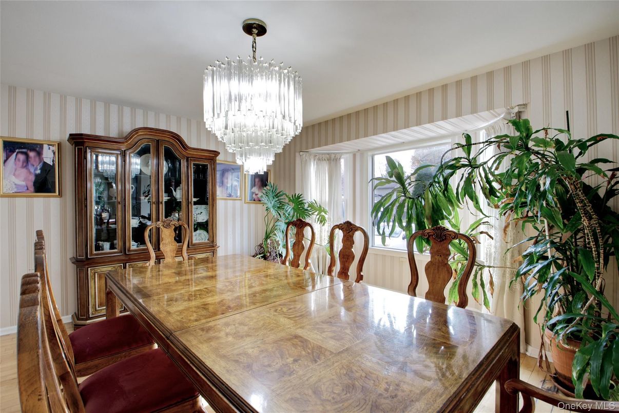 Chandelier, Dining room, Interior