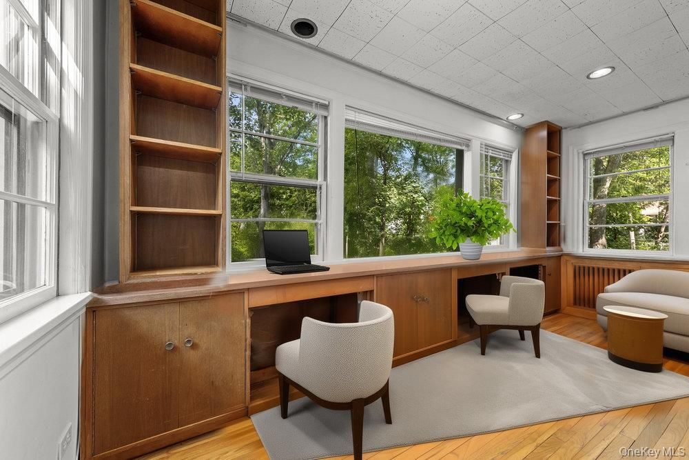 Home Office, Interior, Recessed Lighting, Wood Texture Flooring