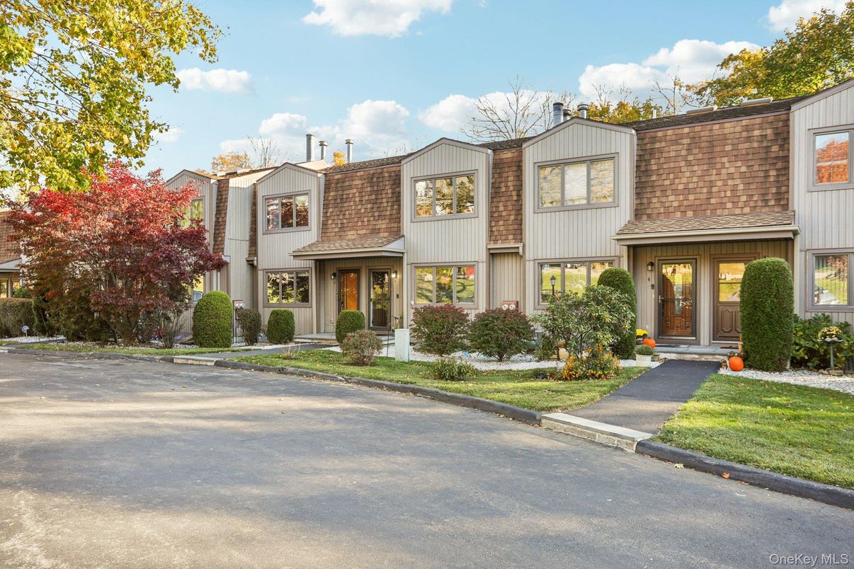 Exterior, Facade, Farmhouse