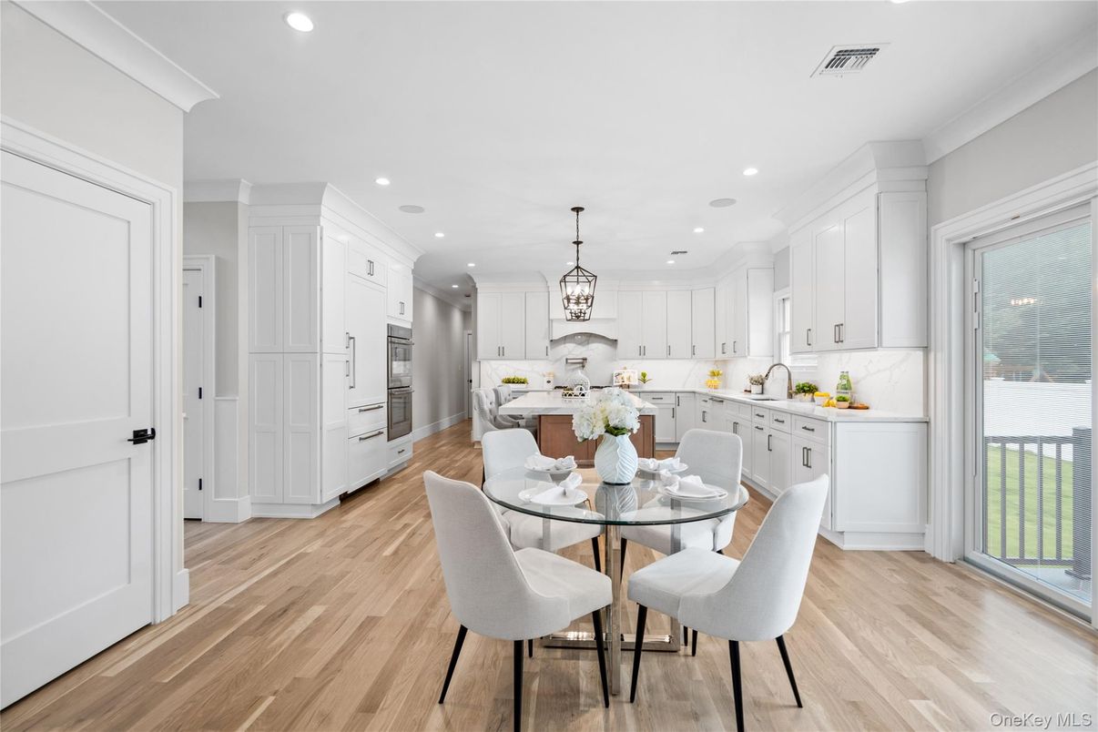 Dining room, Interior, Kitchen, Pendant Lights, Recessed Lighting, Wood Texture Flooring