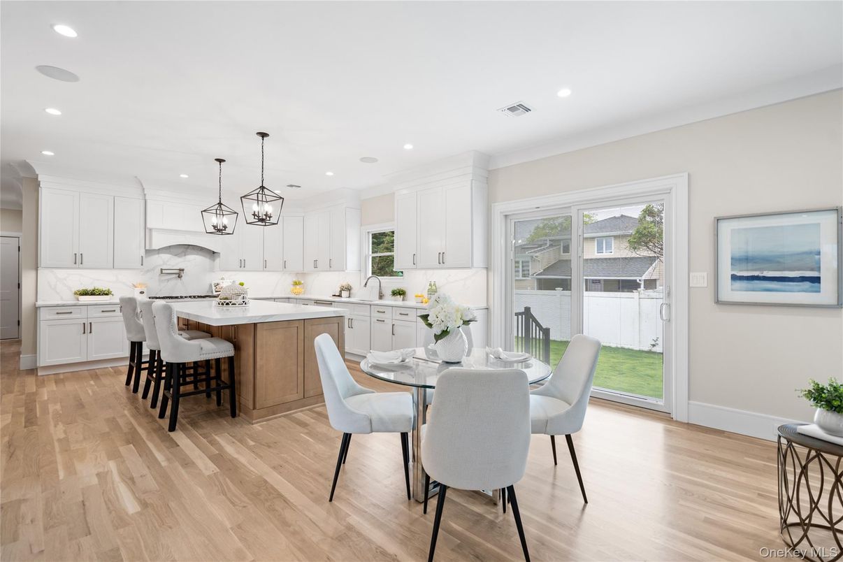 Dining room, Interior, Kitchen, Marble Walls, Pendant Lights, Recessed Lighting, Wood Texture Flooring