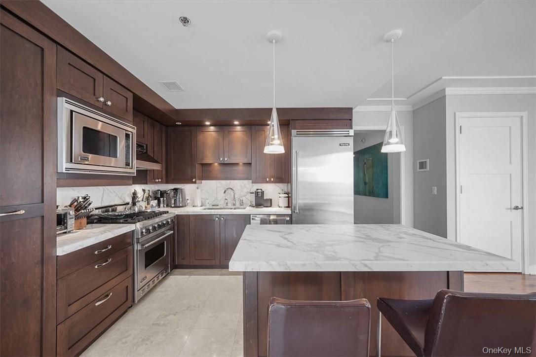 Interior, Kitchen, Pendant Lights, Recessed Lighting, Stainless Steel Appliances