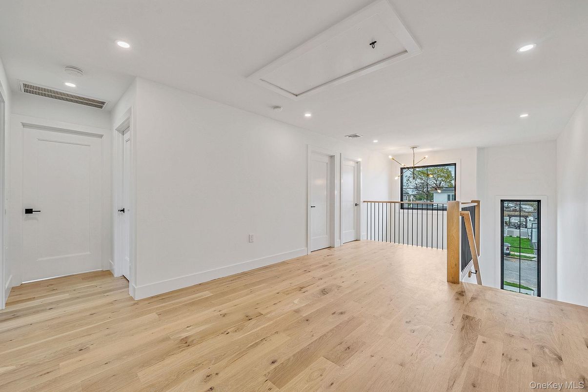 Empty room, Interior, Pendant Lights, Recessed Lighting, Wood Texture Flooring
