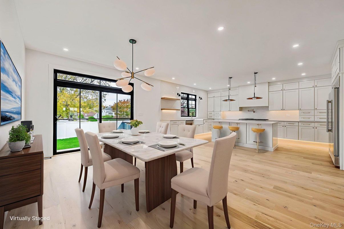 Dining room, Interior, Kitchen, Pendant Lights, Recessed Lighting, Wood Texture Flooring