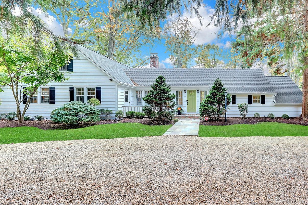 Exterior, Facade, Cape Cod