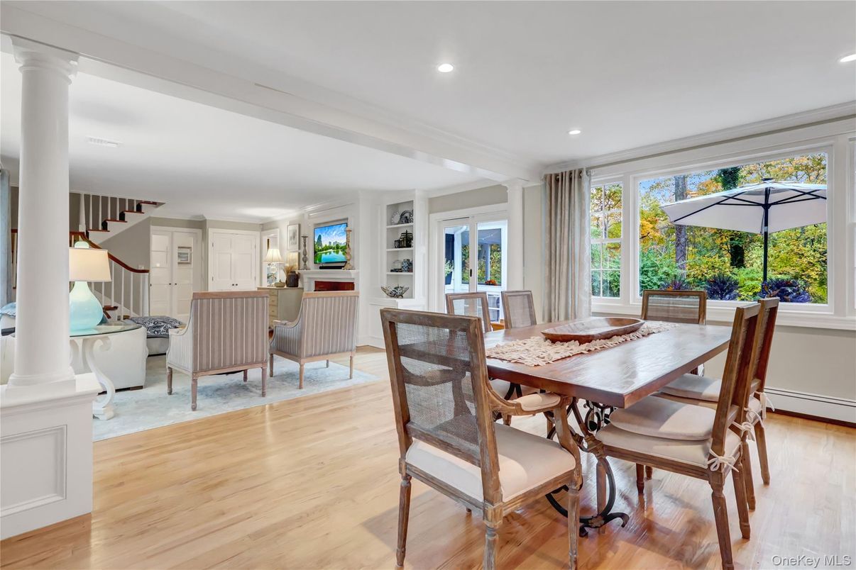 Dining room, Interior, Living room, Recessed Lighting, Wood Texture Flooring