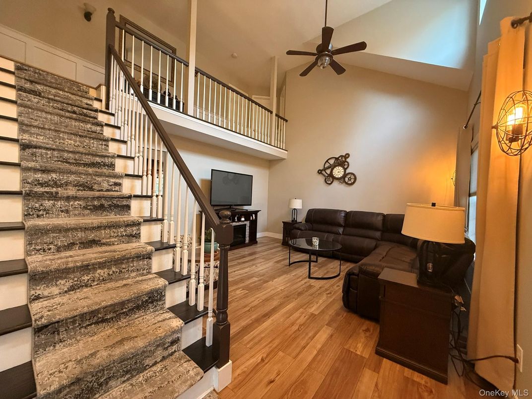 Interior, Living room, Pendant Lights, Wood Texture Flooring