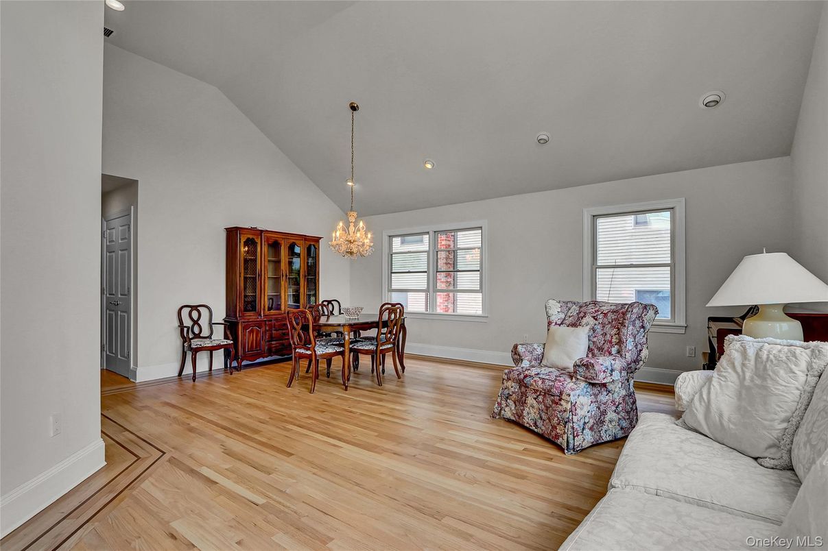 Chandelier, Dining room, Interior, Living room, Recessed Lighting, Wood Texture Flooring