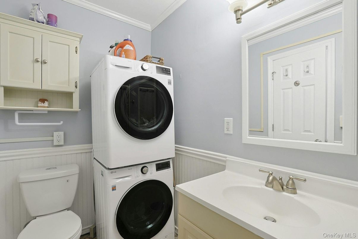 Bathroom, Interior, Utility Closets, Washer