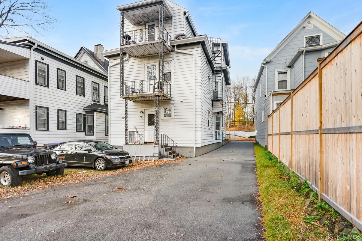 Exterior, Facade, Queen Anne Victorian