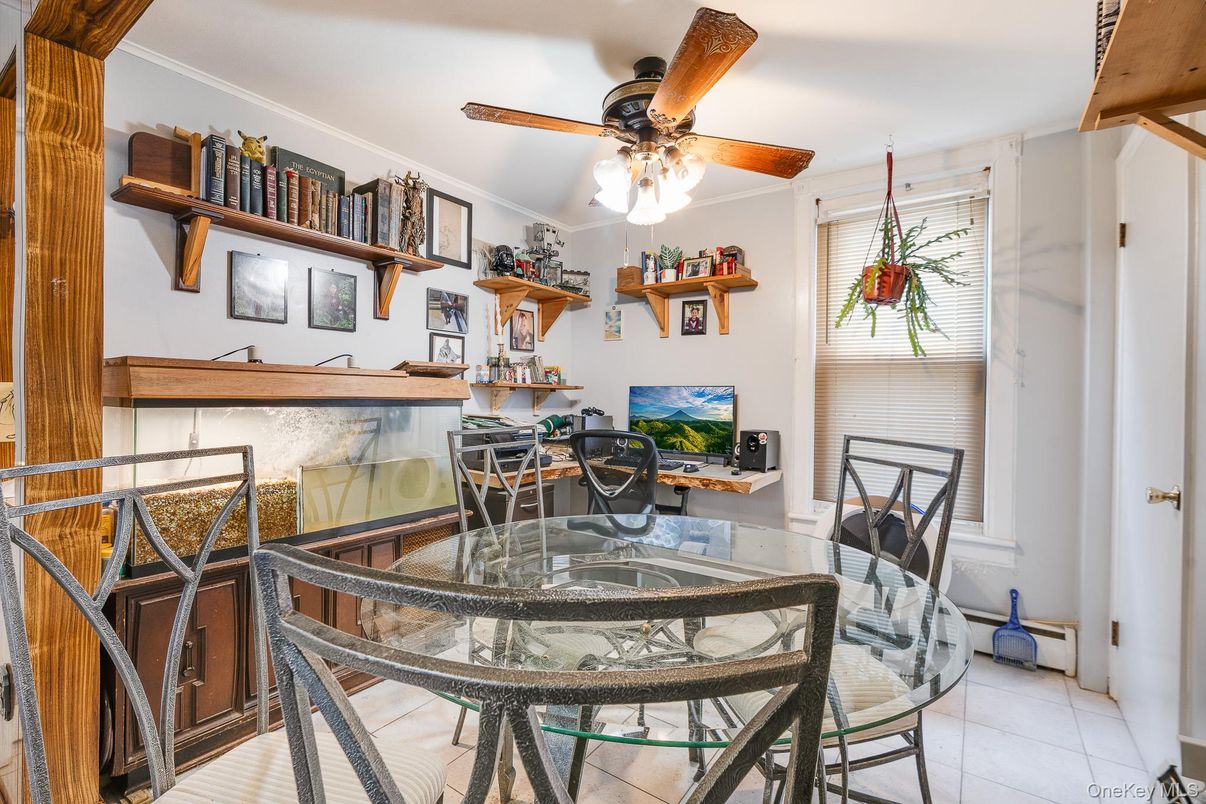 Dining room, Interior