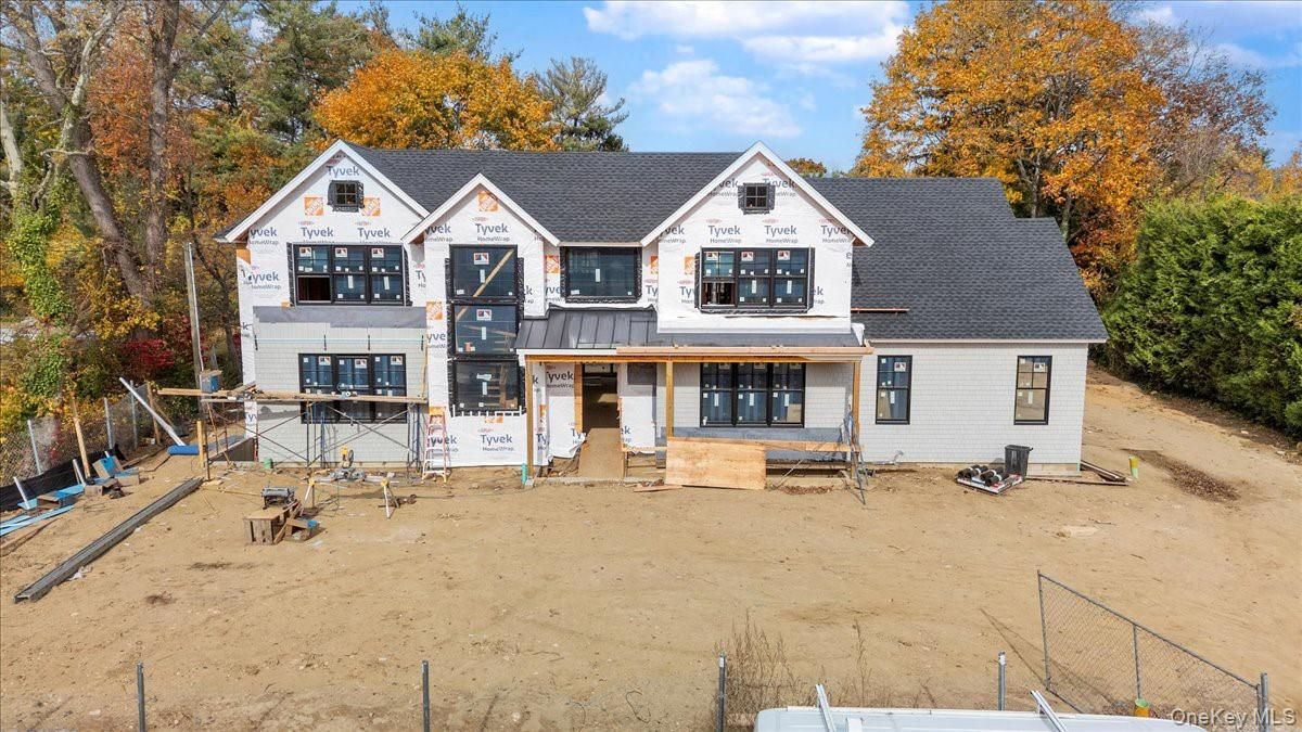 Exterior, Facade, Farmhouse