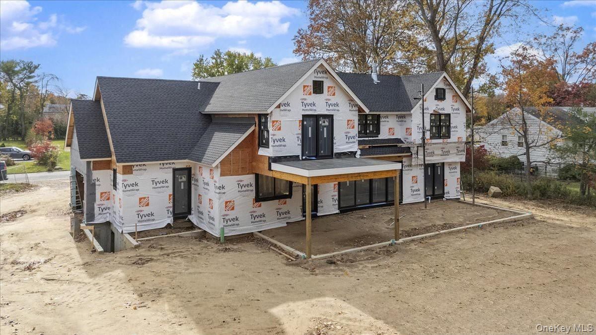 Exterior, Facade, Farmhouse