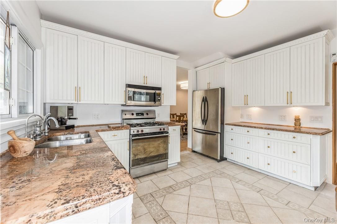 Interior, Kitchen, Stainless Steel Appliances