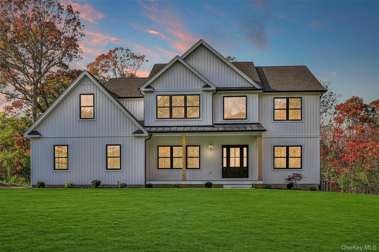 Exterior, Facade, Farmhouse