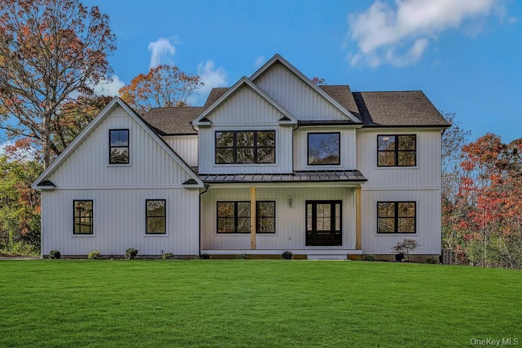 Exterior, Facade, Farmhouse