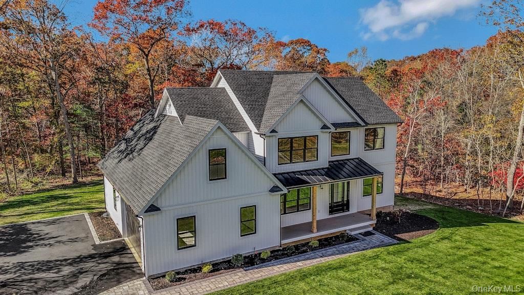 Exterior, Facade, Farmhouse