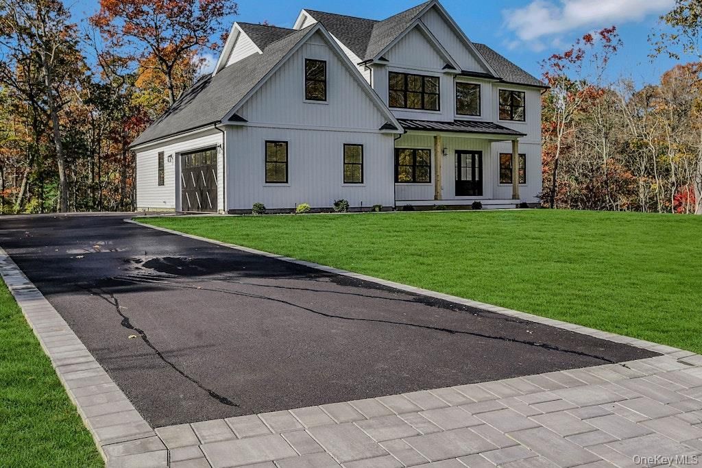 Exterior, Facade, Farmhouse