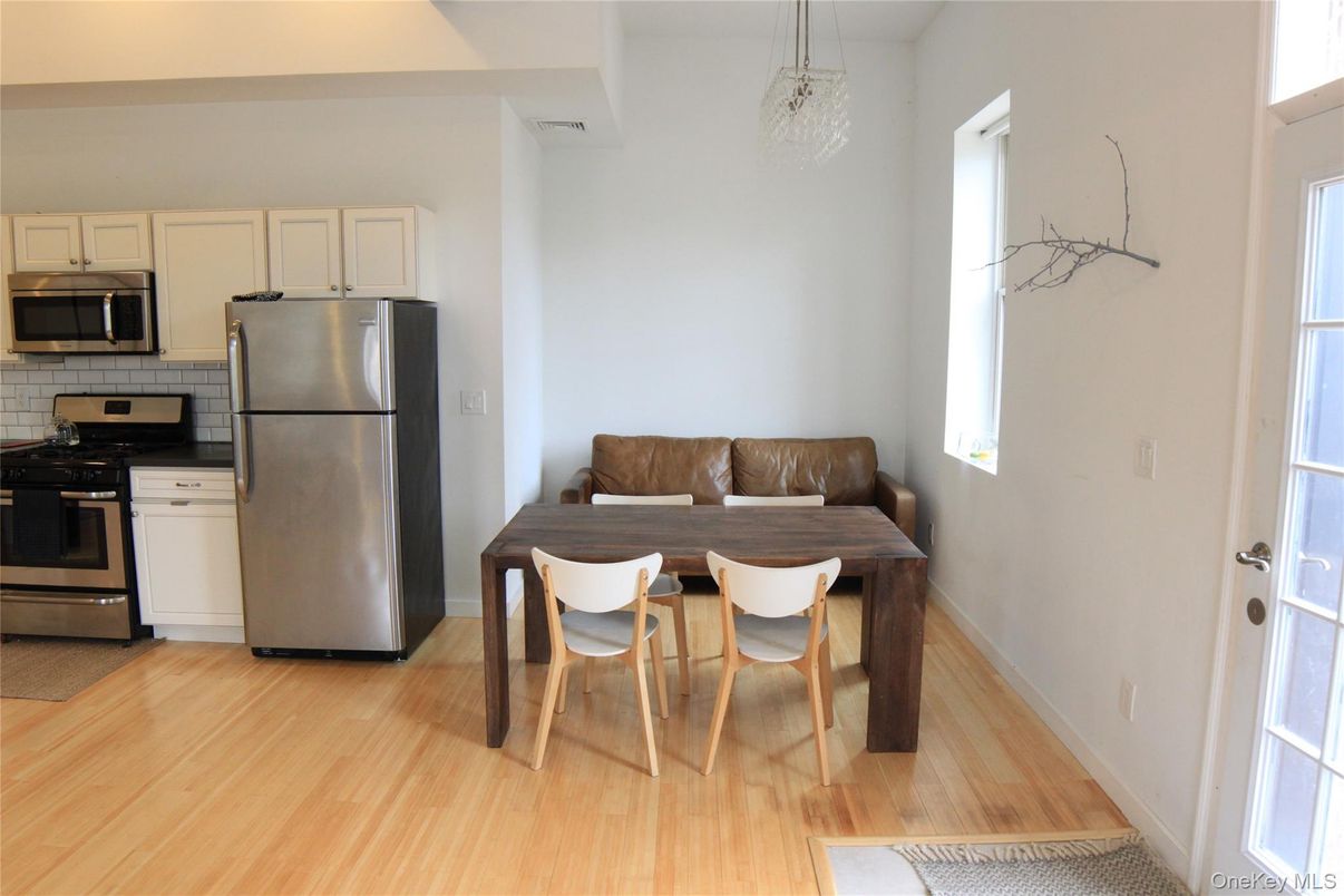 Dining room, Interior, Kitchen, Stainless Steel Appliances, Wood Texture Flooring