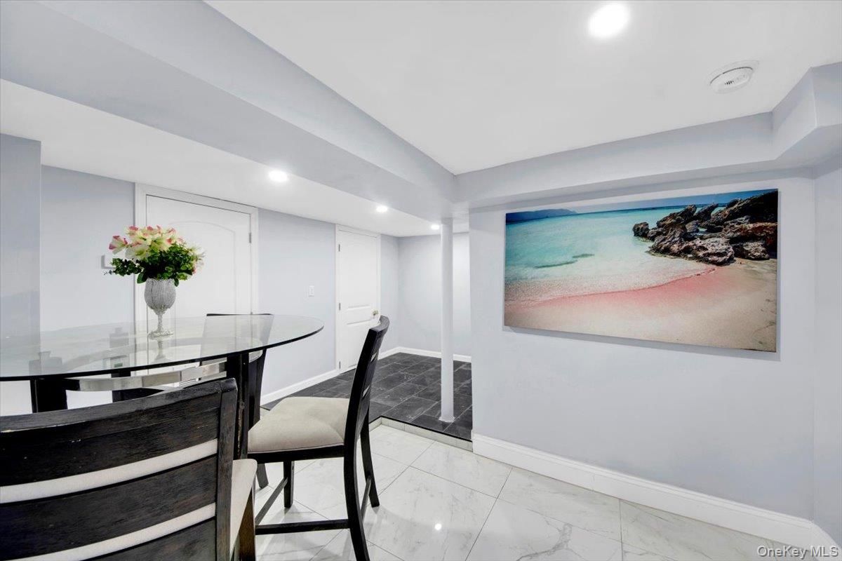 Dining room, Interior, Marble, Recessed Lighting