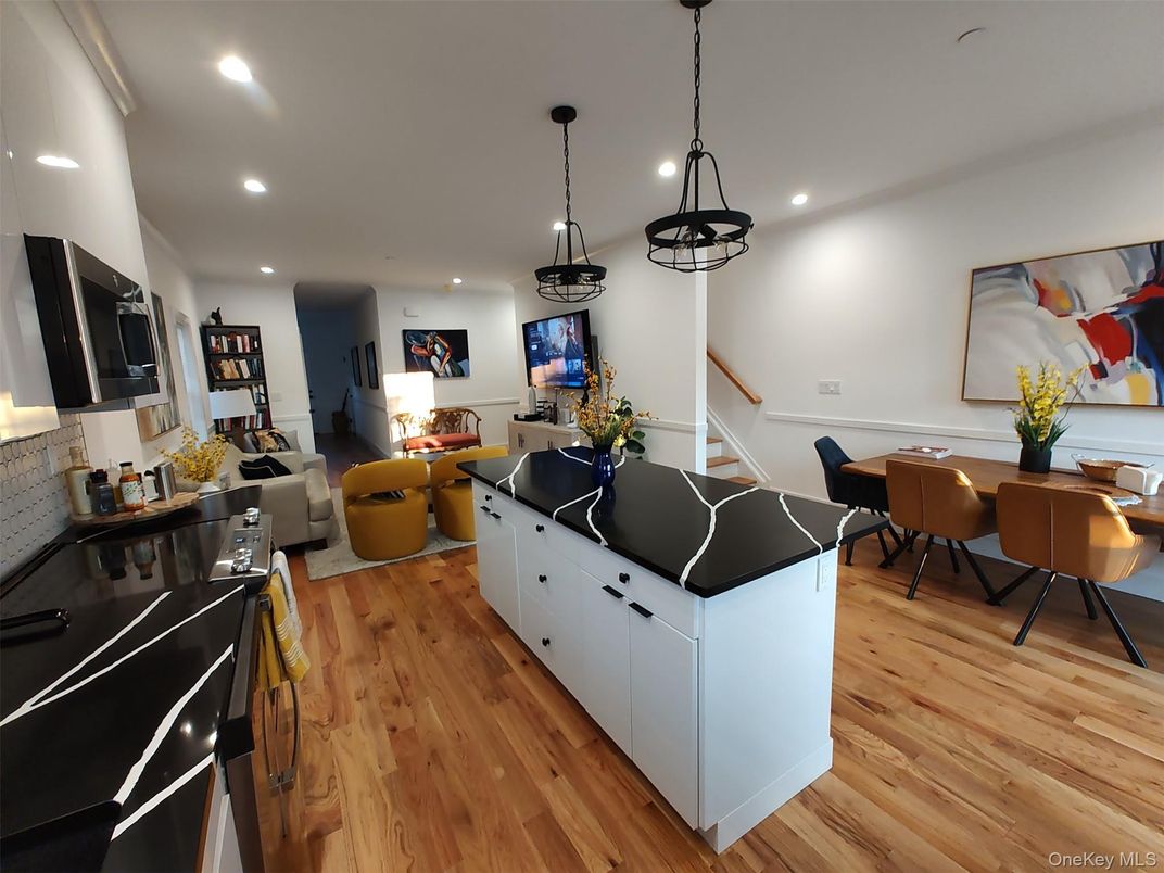 Dining room, Interior, Kitchen, Pendant Lights, Recessed Lighting, Wood Texture Flooring