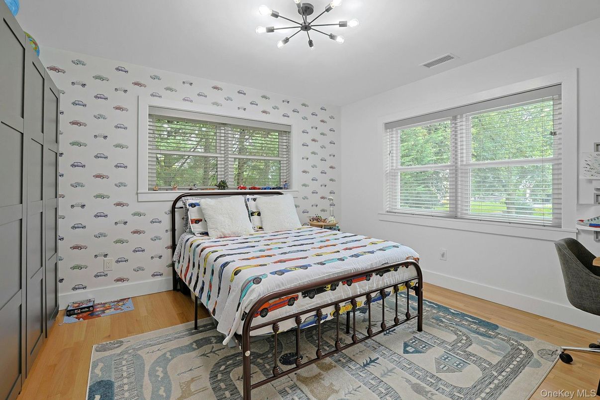 Bedroom, Interior, Pendant Lights, Wood Texture Flooring