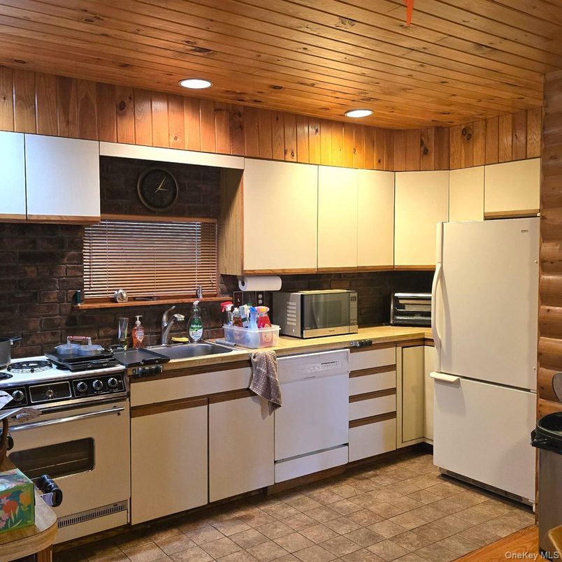 Interior, Kitchen, Recessed Lighting, Wooden Ceilings