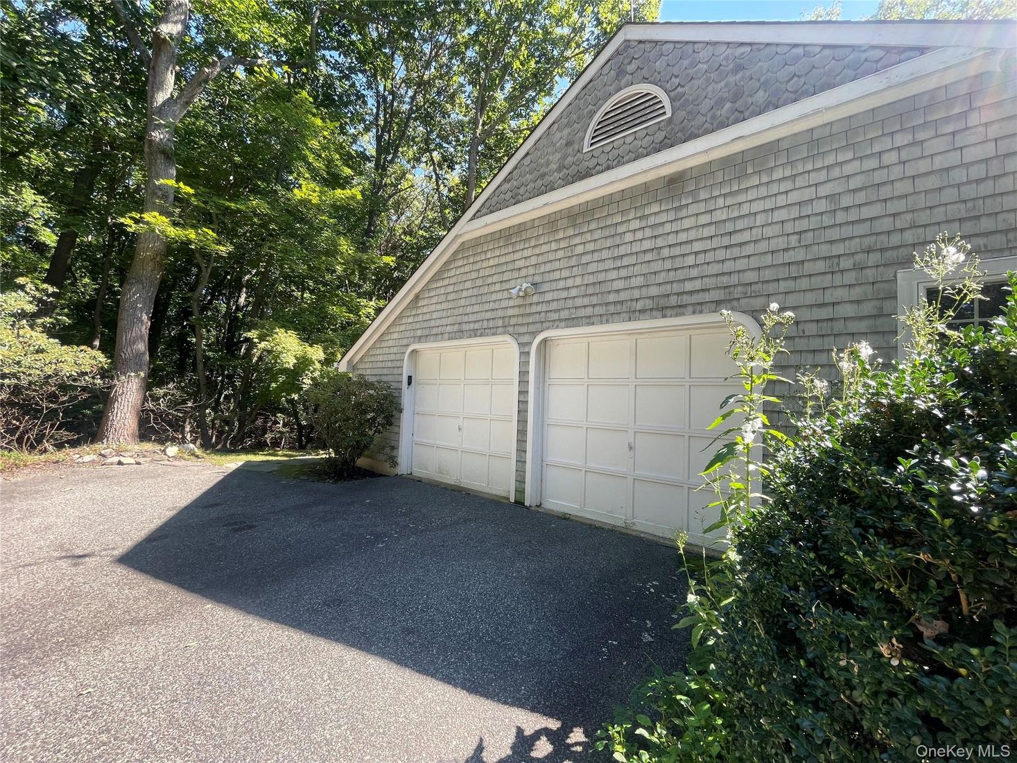 Detached Garage, Exterior
