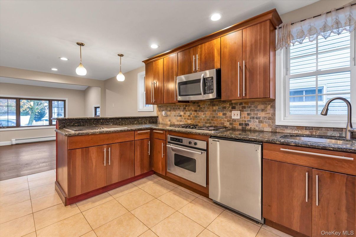 Interior, Kitchen, Pendant Lights, Recessed Lighting, Stainless Steel Appliances