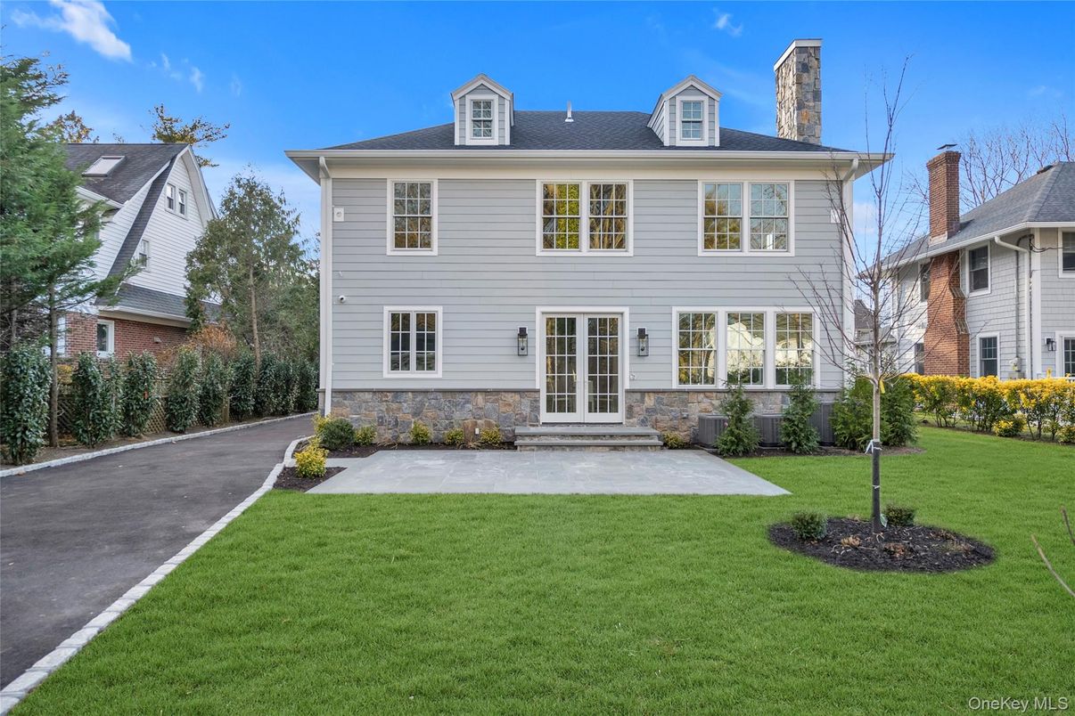 Exterior, Facade, Georgian