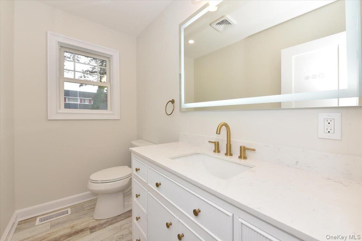 Bathroom, Interior, Recessed Lighting, Wood Texture Flooring
