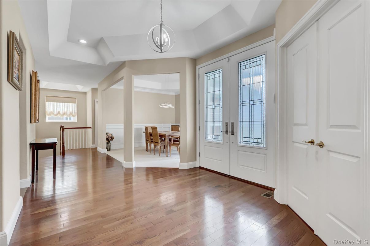 Dining room, Interior, Pendant Lights, Recessed Lighting, Wood Texture Flooring