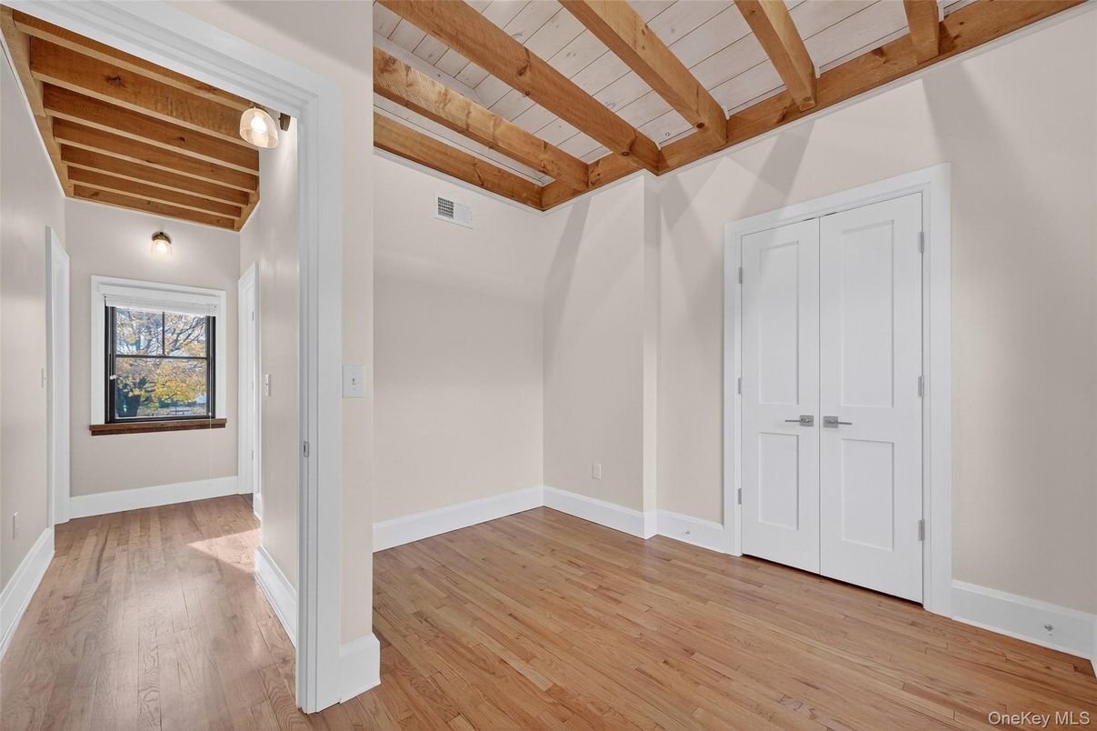 Empty room, Interior, Wooden Beams, Wooden Ceilings, Wood Texture Flooring