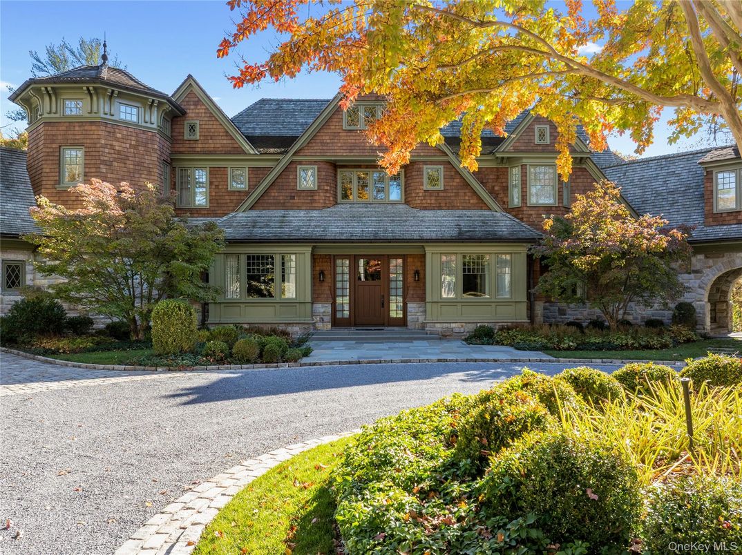 Exterior, Facade, Queen Anne Victorian