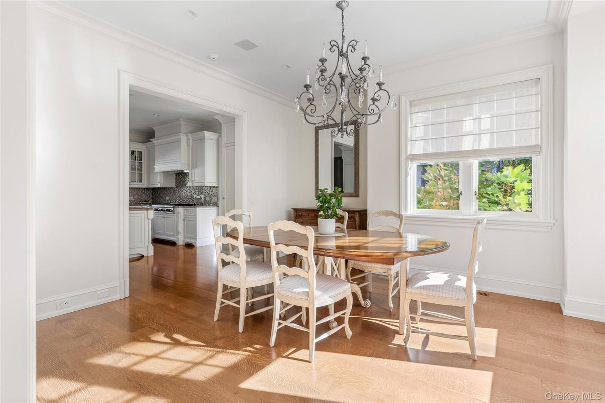 Chandelier, Dining room, Interior, Kitchen, Wood Texture Flooring