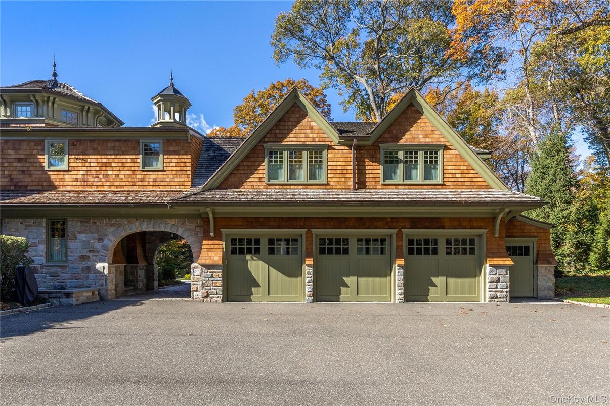 Attached, Exterior, Facade, Log Home