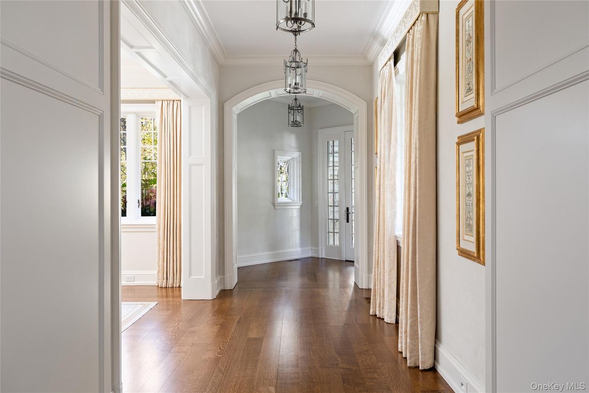 Interior, Pendant Lights, Wood Texture Flooring