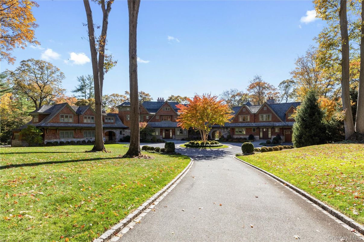 Exterior, Facade, Brick Facade, Log Home