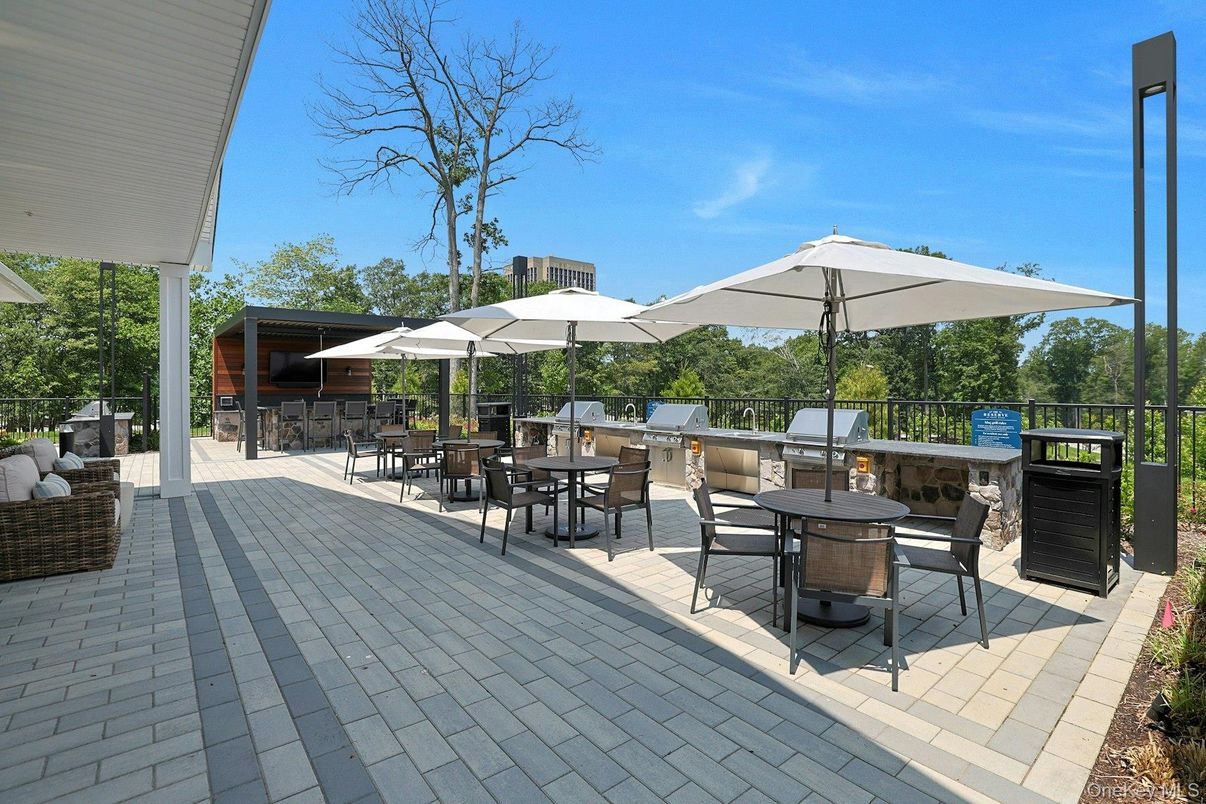 Exterior, Outdoor Kitchen