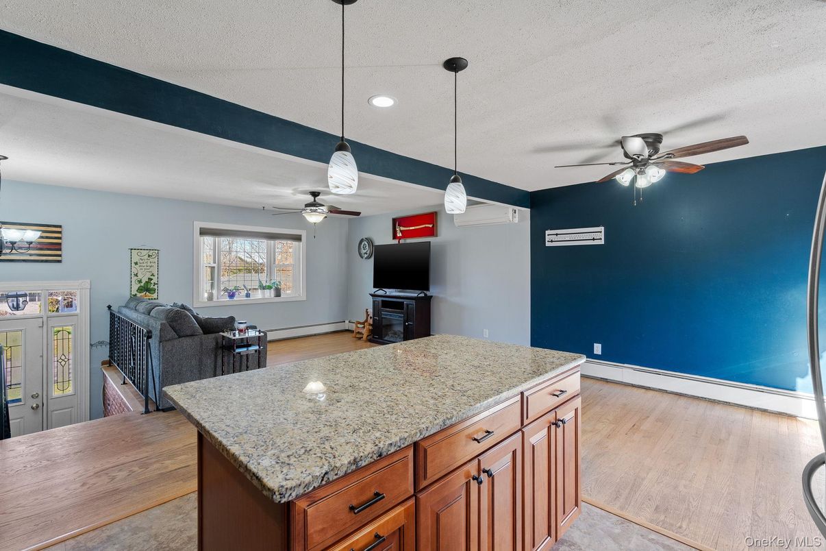 Interior, Pendant Lights, Recessed Lighting, Wood Texture Flooring