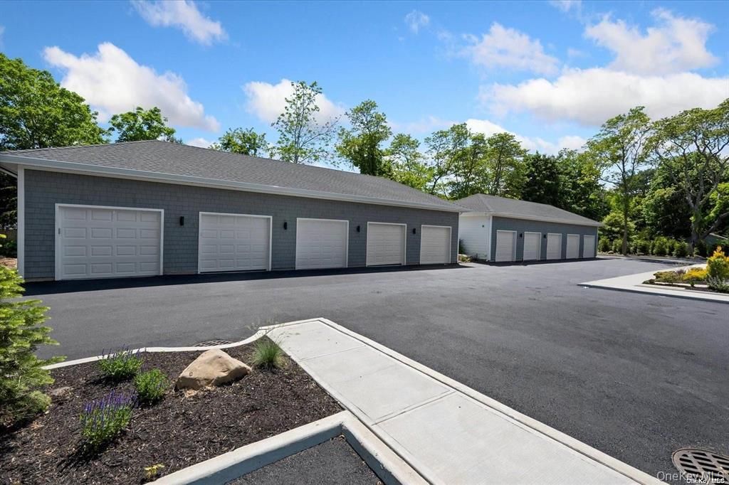 Detached Garage, Exterior