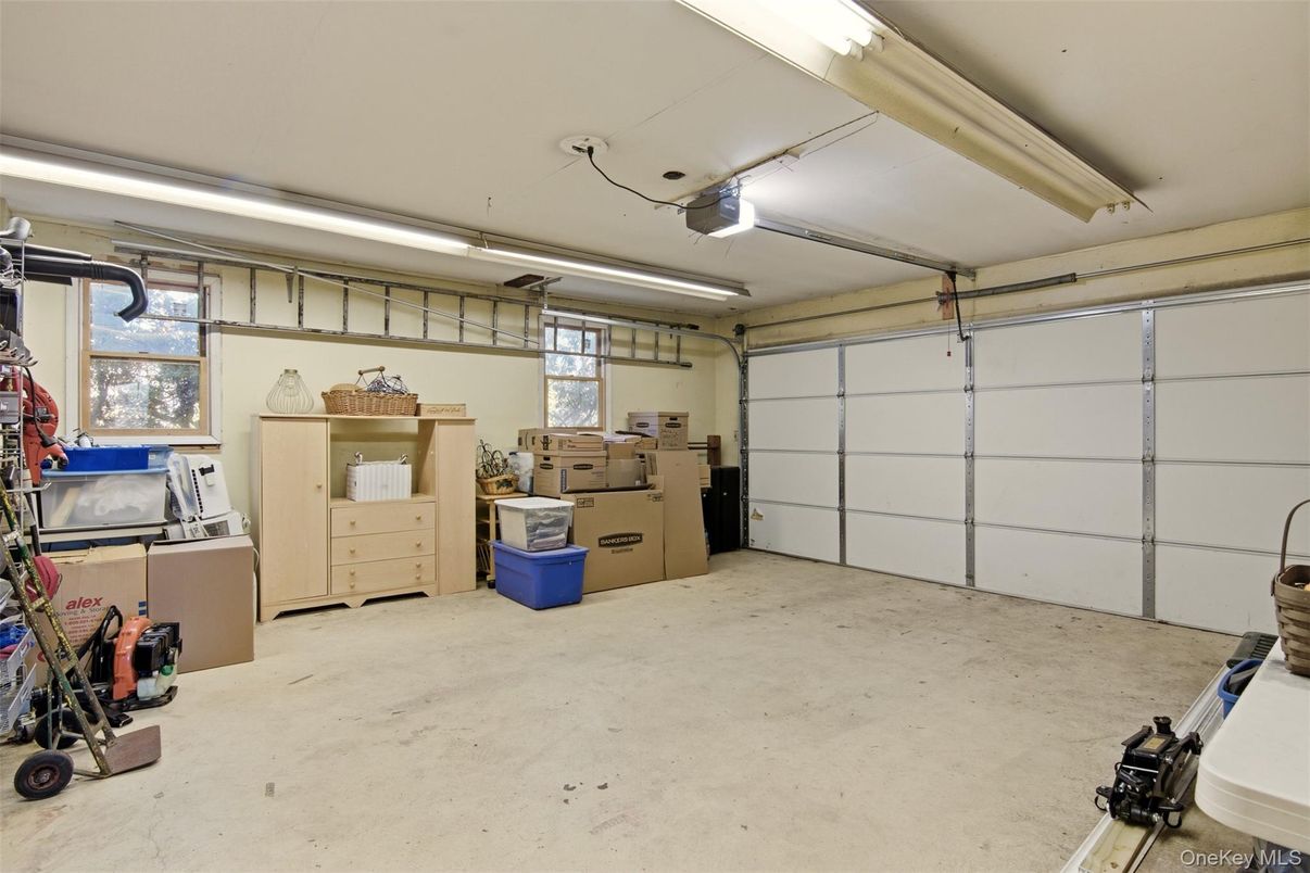 Garage, Interior, Washer